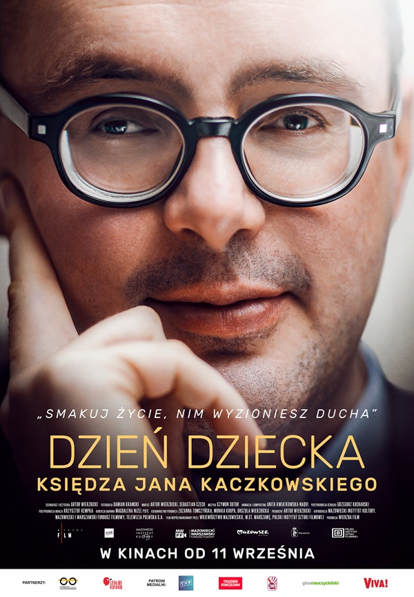 plakat do filmu dzień dziecka księdza kaczkowskiego