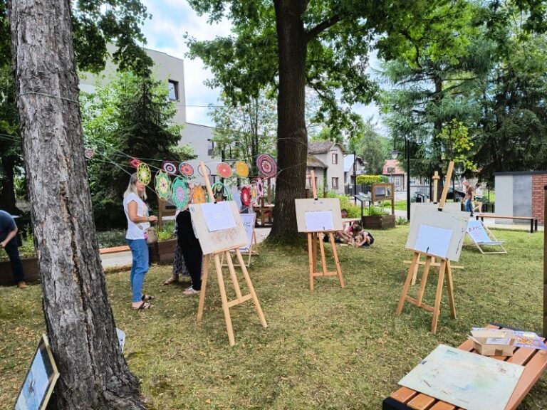 Zdjęcie z galerii „Kamyczkowy Ogród Rozmaitości 13.07.2024”.
