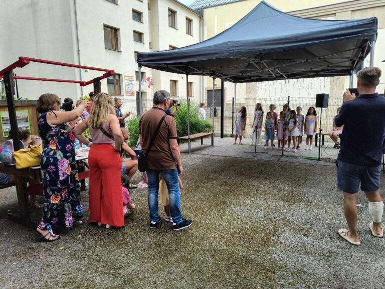 Zdjęcie z galerii „Kamyczkowy Ogród Rozmaitości 13.07.2024”.