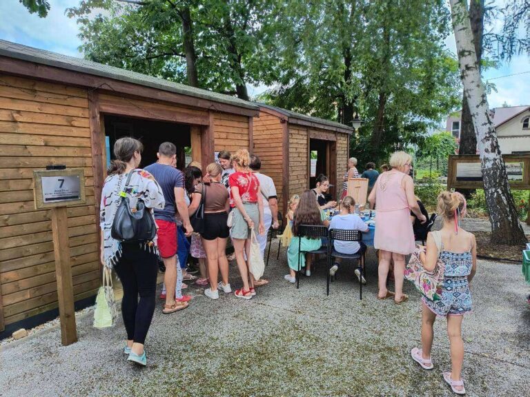 Zdjęcie z galerii „Kamyczkowy Ogród Rozmaitości 13.07.2024”.