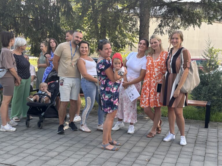 Zdjęcie z galerii „Pożegnanie Wakacji w Ogrodzie Sensorycznym MDK 2025”.