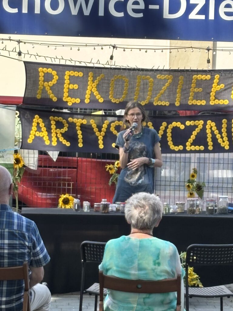 Zdjęcie z galerii „Pożegnanie Wakacji w Ogrodzie Sensorycznym MDK 2025”.