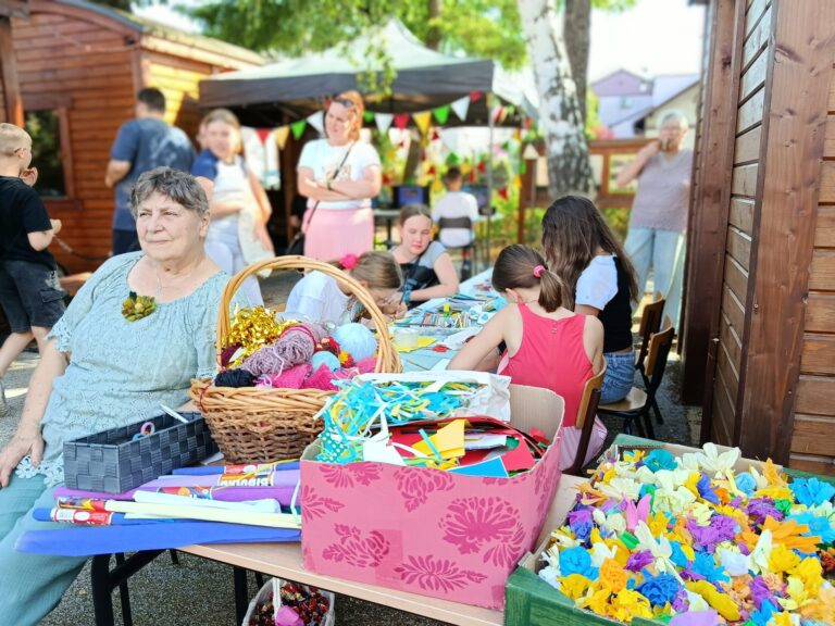 Zdjęcie z galerii „Pożegnanie Wakacji w Ogrodzie Sensorycznym MDK 2025”.