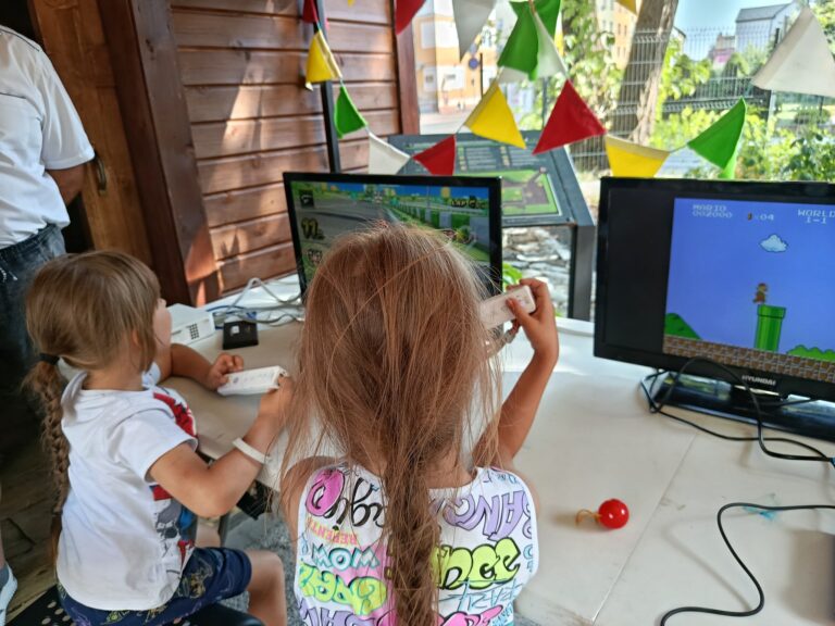 Zdjęcie z galerii „Pożegnanie Wakacji w Ogrodzie Sensorycznym MDK 2025”.