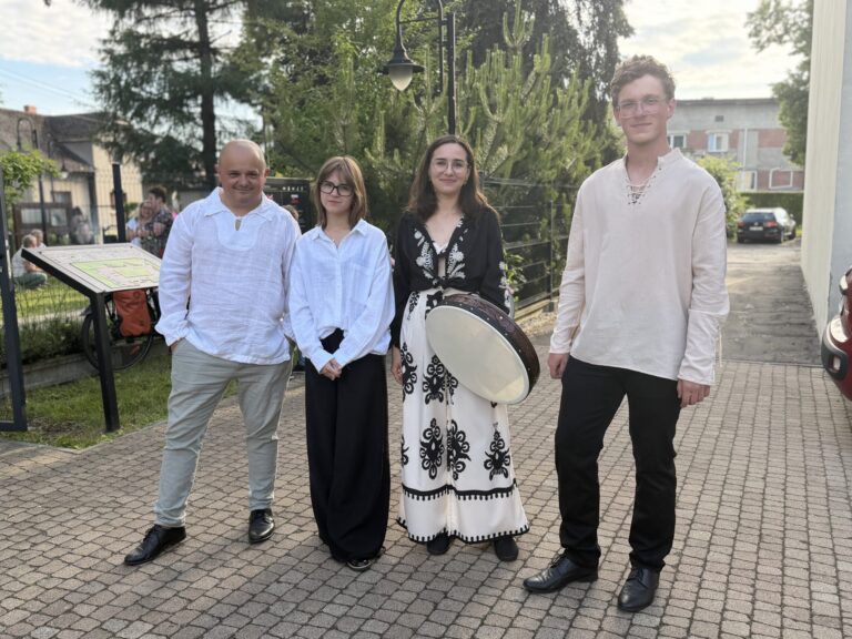 Zdjęcie z galerii „Sobótka w Ogródku”.