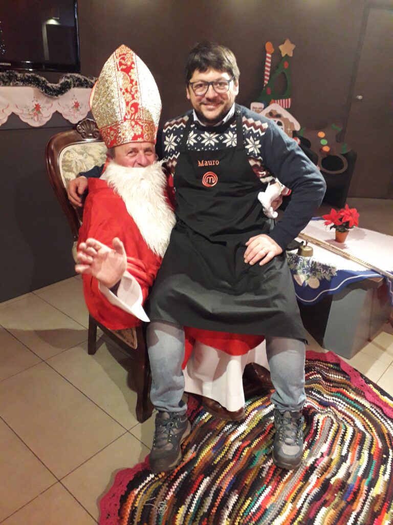 Zdjęcie z galerii „Świąteczny ogród rozmaitości 16.12.2023”.
