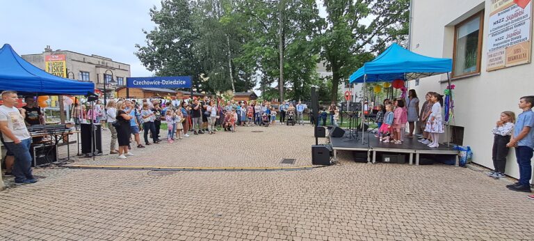 Zdjęcie z galerii „Święto dla dzieci nożyczki w ruchu 28.08.2023”.
