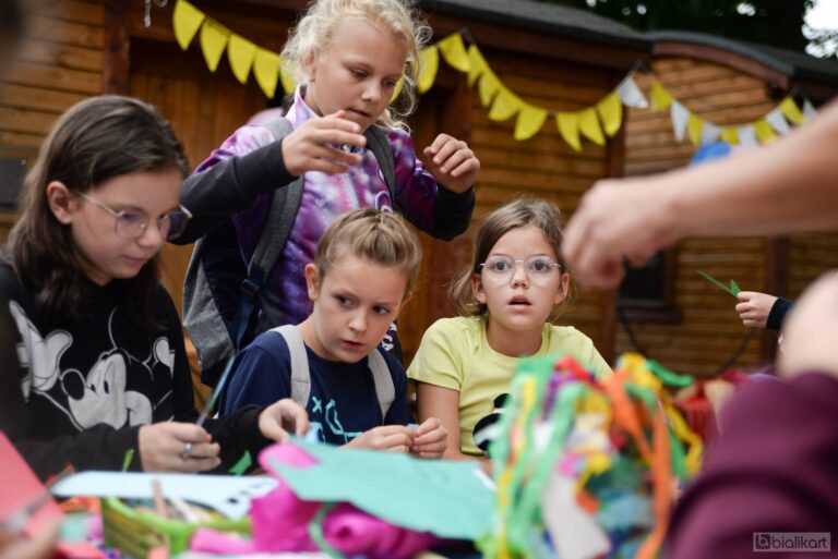 Zdjęcie z galerii „Święto dla dzieci nożyczki w ruchu 28.08.2023”.