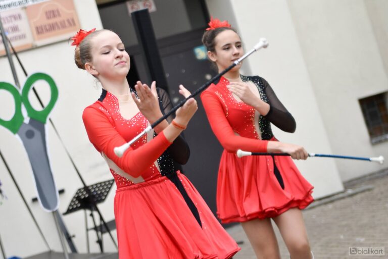 Zdjęcie z galerii „Święto dla dzieci nożyczki w ruchu 28.08.2023”.