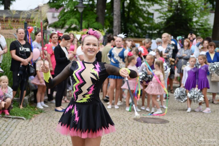 Zdjęcie z galerii „Święto dla dzieci nożyczki w ruchu 28.08.2023”.