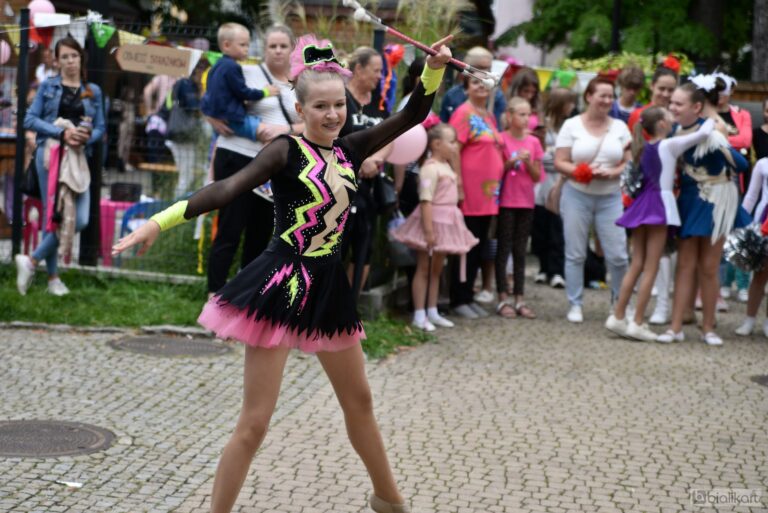 Zdjęcie z galerii „Święto dla dzieci nożyczki w ruchu 28.08.2023”.