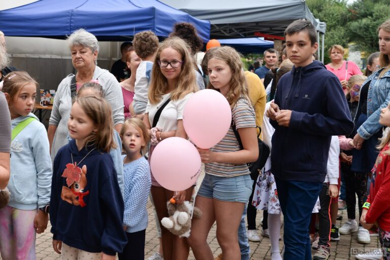 Zdjęcie z galerii „Święto dla dzieci nożyczki w ruchu 28.08.2023”.