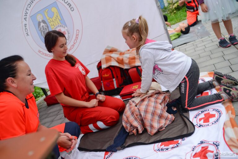 Zdjęcie z galerii „Święto dla dzieci nożyczki w ruchu 28.08.2023”.