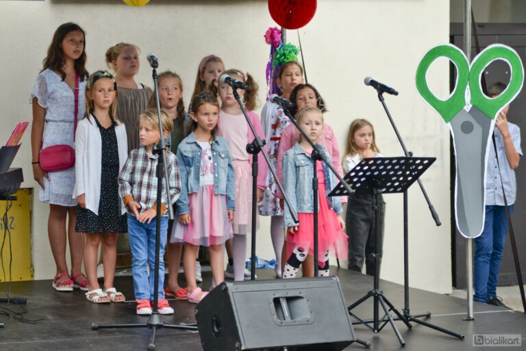 Zdjęcie z galerii „Święto dla dzieci nożyczki w ruchu 28.08.2023”.