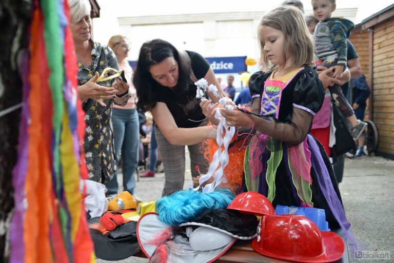 Zdjęcie z galerii „Święto dla dzieci nożyczki w ruchu 28.08.2023”.