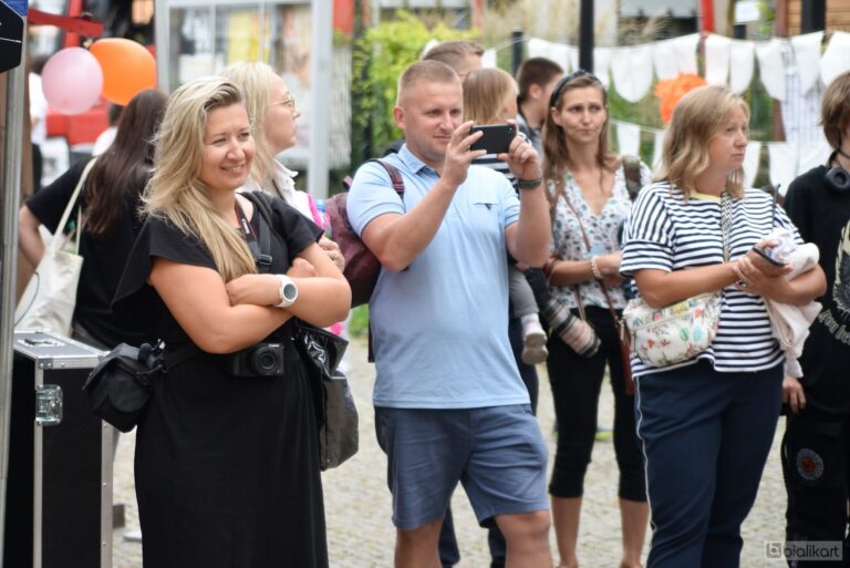 Zdjęcie z galerii „Święto dla dzieci nożyczki w ruchu 28.08.2023”.