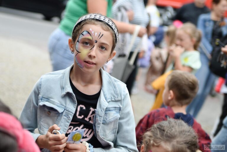 Zdjęcie z galerii „Święto dla dzieci nożyczki w ruchu 28.08.2023”.