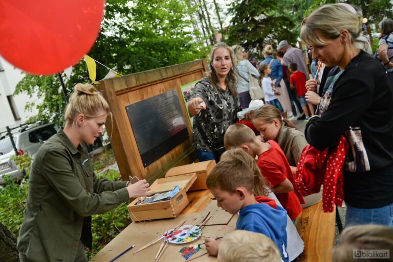 Zdjęcie z galerii „Święto dla dzieci nożyczki w ruchu 28.08.2023”.