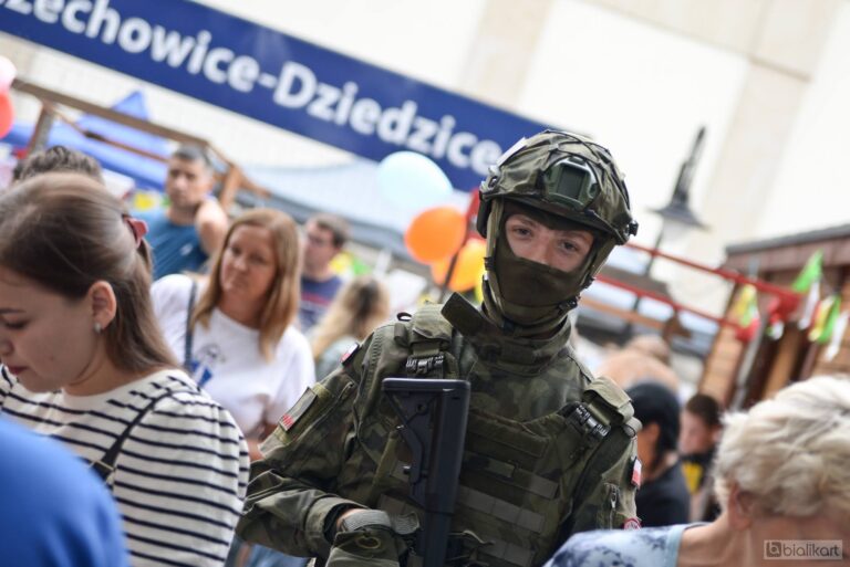 Zdjęcie z galerii „Święto dla dzieci nożyczki w ruchu 28.08.2023”.