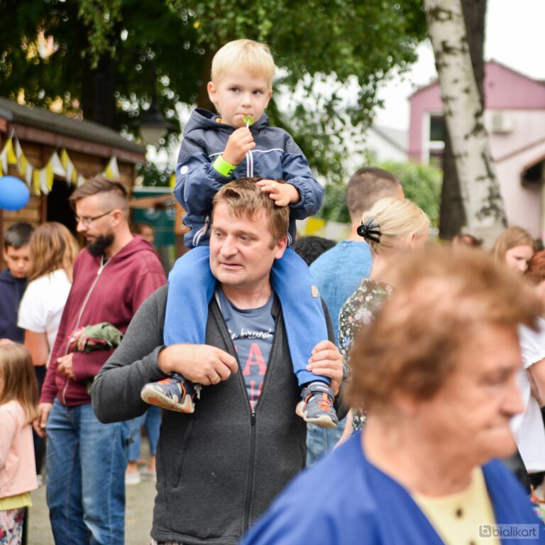 Zdjęcie z galerii „Święto dla dzieci nożyczki w ruchu 28.08.2023”.