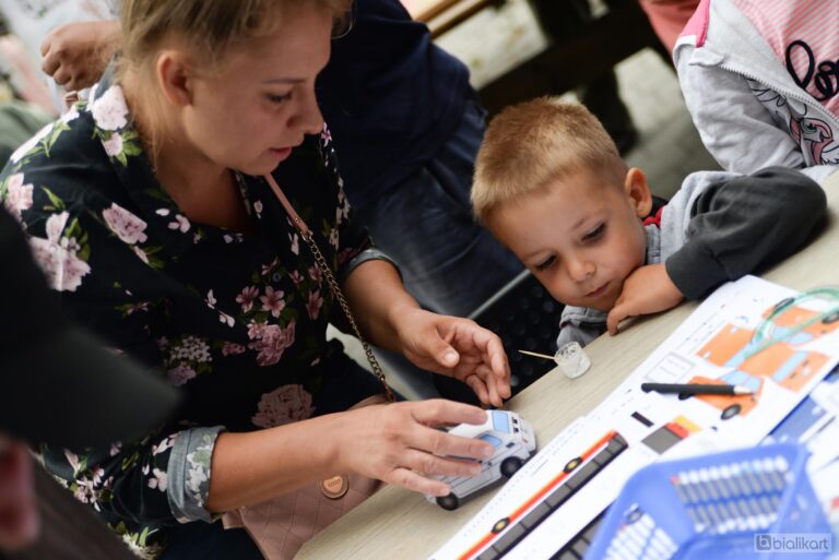 Zdjęcie z galerii „Święto dla dzieci nożyczki w ruchu 28.08.2023”.