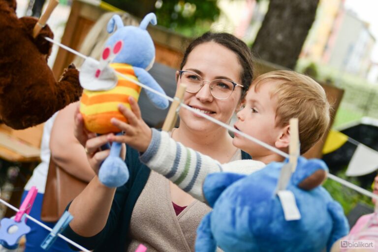 Zdjęcie z galerii „Święto dla dzieci nożyczki w ruchu 28.08.2023”.
