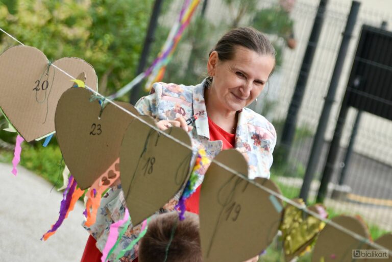 Zdjęcie z galerii „Święto dla dzieci nożyczki w ruchu 28.08.2023”.