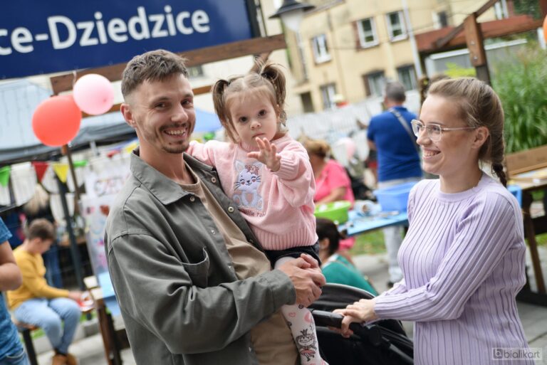 Zdjęcie z galerii „Święto dla dzieci nożyczki w ruchu 28.08.2023”.