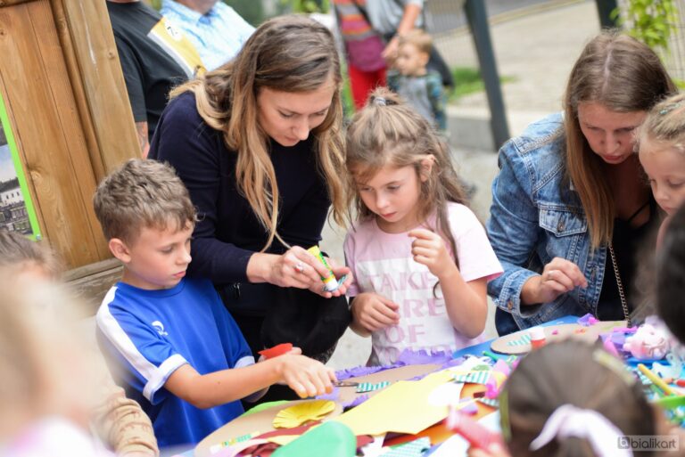 Zdjęcie z galerii „Święto dla dzieci nożyczki w ruchu 28.08.2023”.