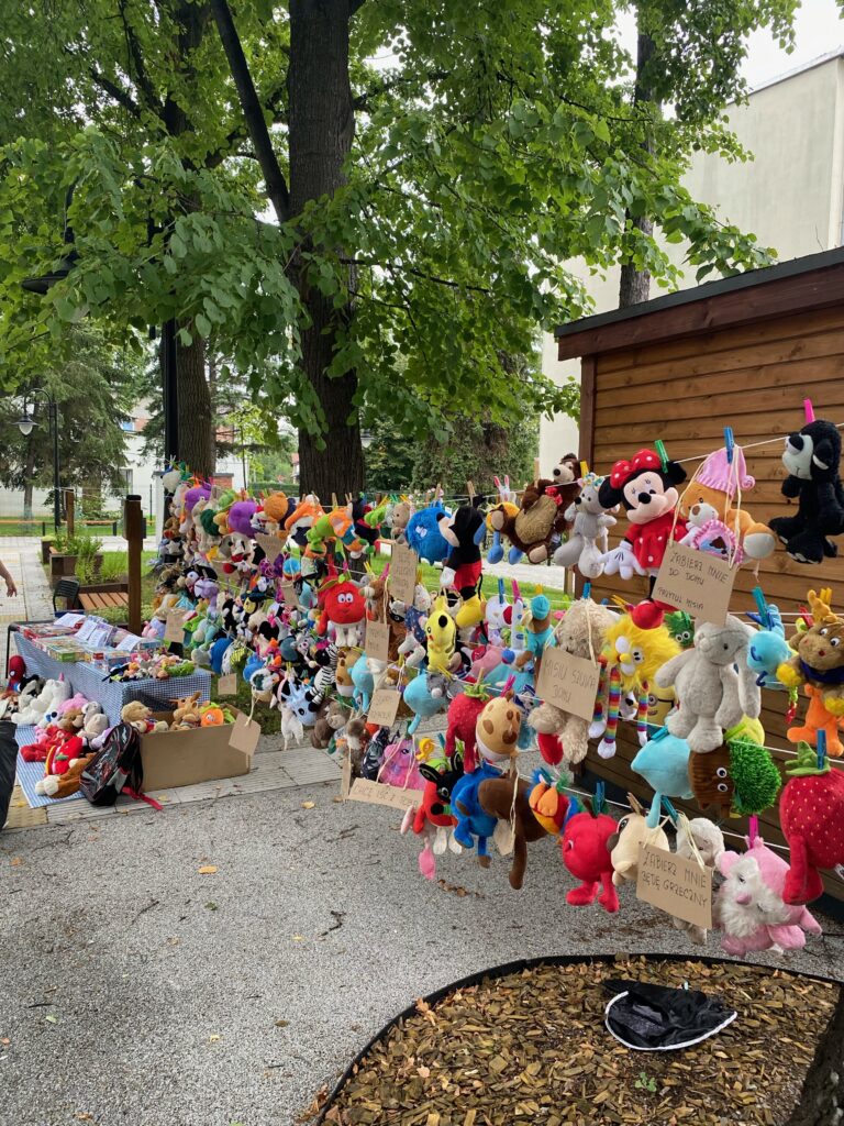 Zdjęcie z galerii „Święto dla dzieci nożyczki w ruchu 28.08.2023”.