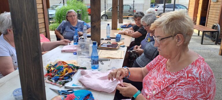 Zdjęcie z galerii „Warsztaty z haftu z Marysią Kubik 24.07.2023”.